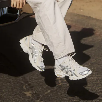 スニーカー ASICS Gel-Nimbus 9 Wind And Sea White Silver Wind and Sea x Asics Gel-Nimbus 9 Silver – alle Release