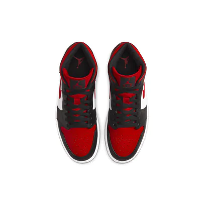 554724_079_Nike Air Jordan 1 Mid Bred Toe2.jpg