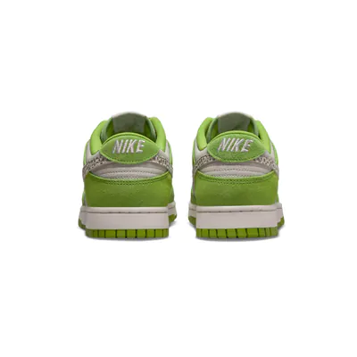 DR0156_300-Nike Dunk Low Safari Swoosh Chlorophyll2.jpg