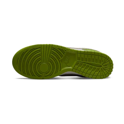 DR0156_300-Nike Dunk Low Safari Swoosh Chlorophyll6.jpg