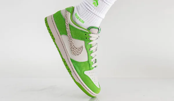 Nike Dunk Low Safari Swoosh Chlorophyll-DR0156-300.jpg