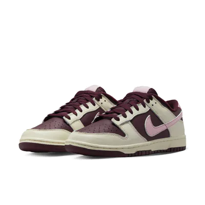 DR9705-100-Nike Dunk Low Valentines Day5.jpg