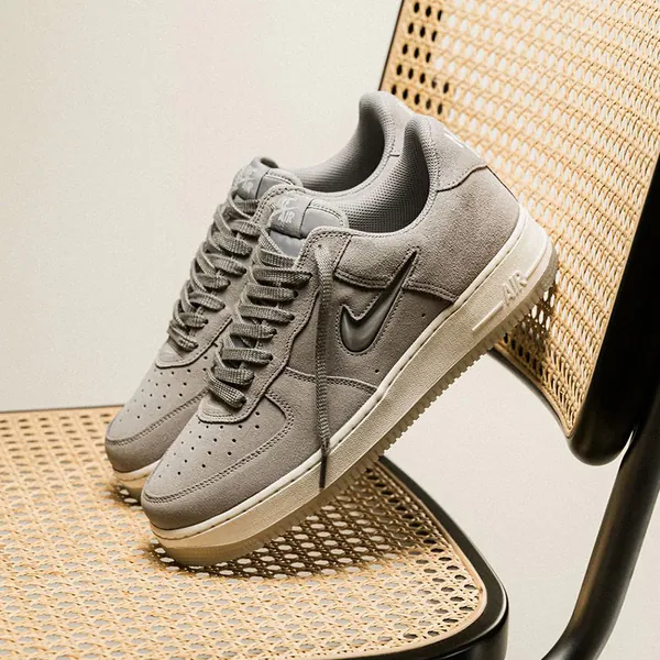 Nike Air Force 1 Jewel Color of the Month Grey :	DV0785-003