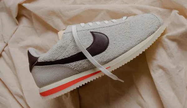 nike cortez light orewood brown.jpg