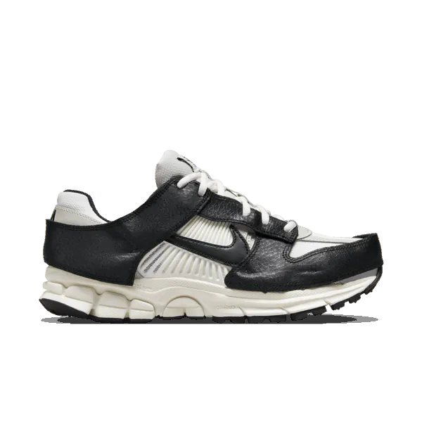 Nike zoom Vomero 5.png