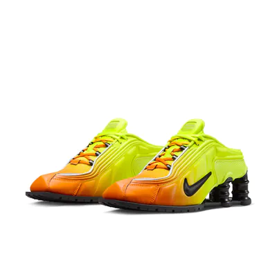 DQ2401-800-Martine Rose x Nike Shox MR4 Safety Orange3.jpg