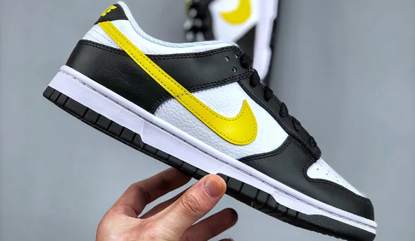 Dunk Low Yellow Panda WEB.png