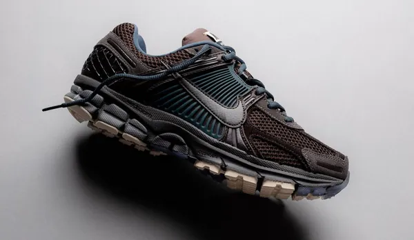 nike zoom vomero 5 brown a.png