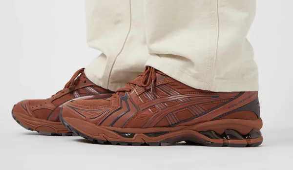 Asics Gel-Kayano 14 brown.png