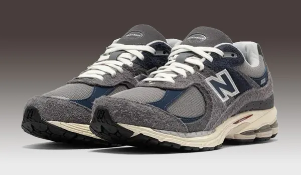 NEW-BALANCEM2002RV1-2 (1).jpg