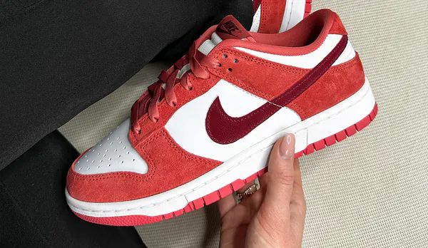 Nike Dunk Low Valentines Day - FD0803-100 web.png