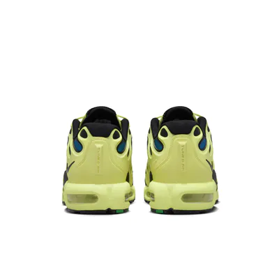 FD4290-700-Nike Air Max Plus Drift Light Lemon Twist.jpg