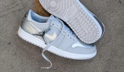 NIKE AIR JORDAN 1 LOW OG METALLIC SILVER.png