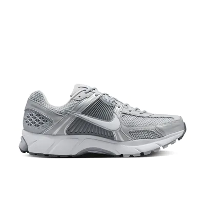 Nike Zoom Vomero 5 Cool Grey FJ4151_003_0003_Ebene 3.jpg
