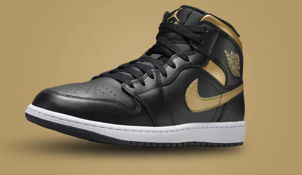 DQ8426_071-Nike Air Jordan 1 Mid Black Metallic Gold.jpg
