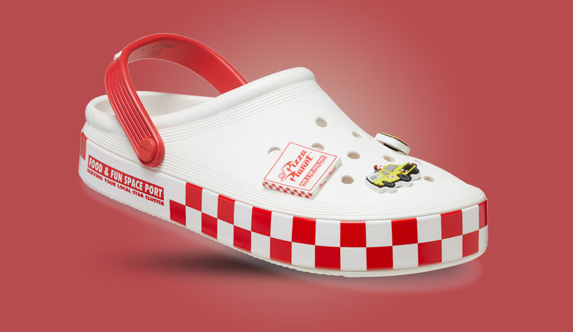 Crocs x Pizza Planet Off-Court Clog - jetzt kaufen! | snkraddicted