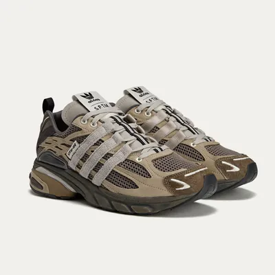 ADISTAR CUSHION_SFTM_SS25  olive_0002_Ebene 18.jpg