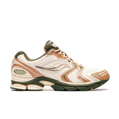 SAUCONY & FRIENDS PROGRID TRIUMPH 4 'SEANELLA'_0002_Ebene 35.jpg