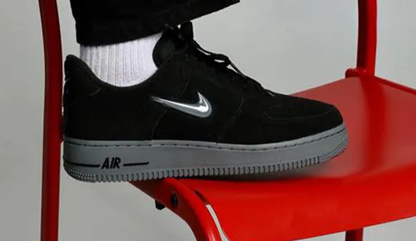 AF1Black-Men2.jpg