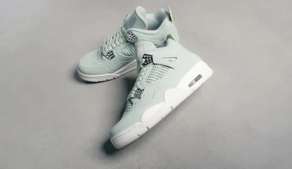 Jordan4Seafoam-Men2.jpg