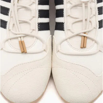 adidas Originals x Bad Bunny Ballerina Weiss_0000_Ebene 7.jpg