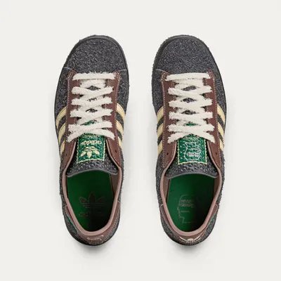 Forest Hills Brain Dead Schuh black_0004_Ebene 2.jpg