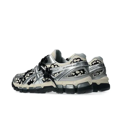 CECILIE BAHNSEN x GEL-KAYANO 20 silver_0004_Ebene 3.jpg