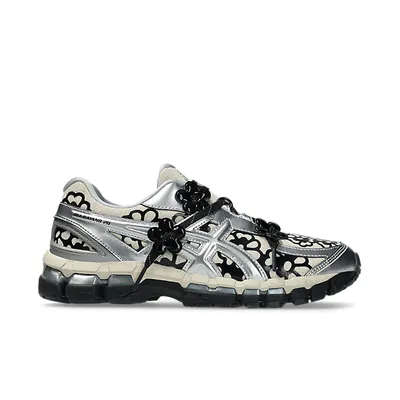 CECILIE BAHNSEN x GEL-KAYANO 20 silver_0006_Ebene 1.jpg
