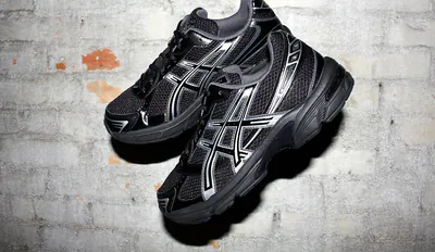 asics-1130-black-snkr.jpg