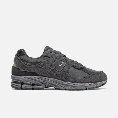 2002-dark-grey-snkr-1.jpg