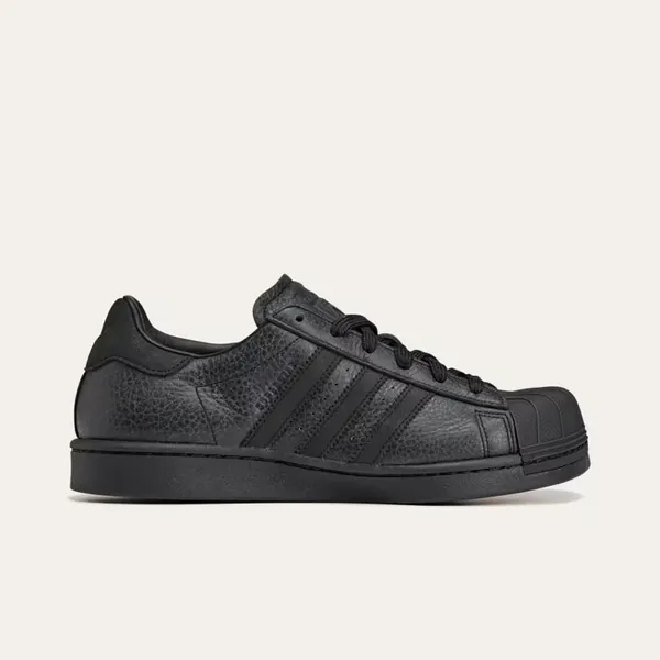 superstar-avavav-black-snkr-1.jpg