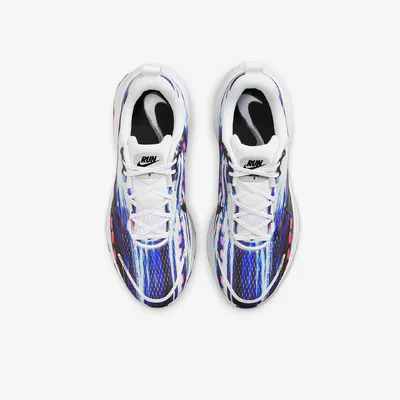 Nike-Vomero18_0002_Ebene 5.jpg