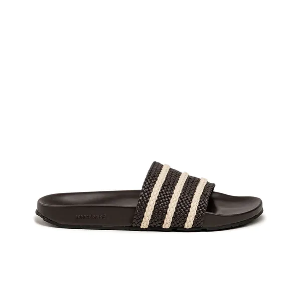 Adidas-Adilette_0002_Ebene 1 Kopie.jpg