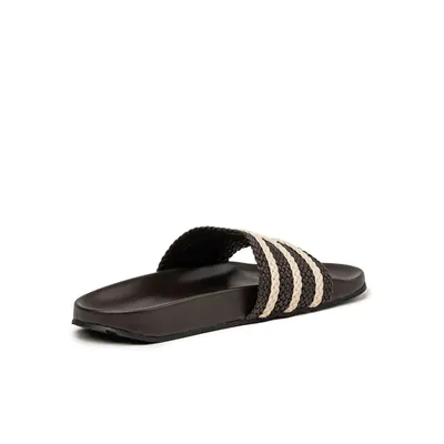 Adidas-Adilette_0001_Ebene 2.jpg