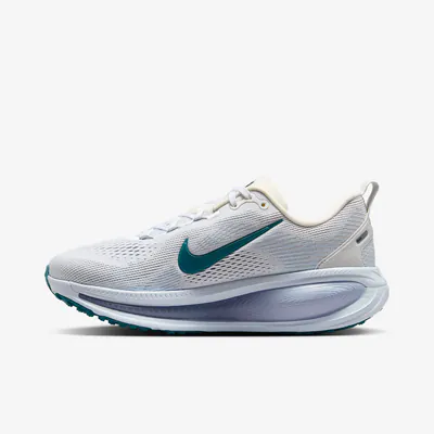 Nike-Vomero-18_0004_Ebene 1 Kopie.jpg