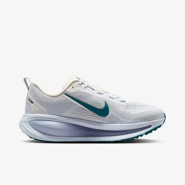 Nike-Vomero-18_0005_Ebene 1.jpg
