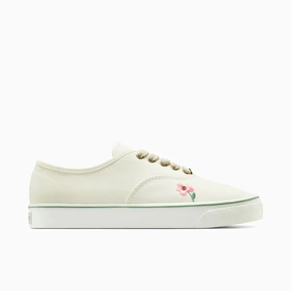 Converse-Naut-White_0005_Ebene 1.jpg
