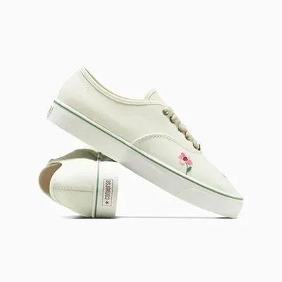 Converse-Naut-White_0001_Ebene 5.jpg