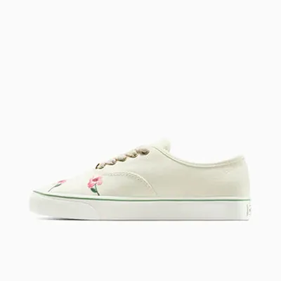 Converse-Naut-White_0004_Ebene 3.jpg