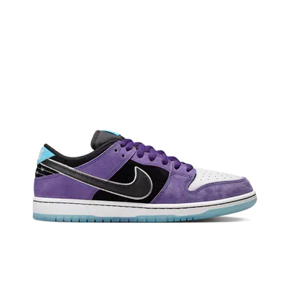 Nike SB Dunk Low Pro x Hayley Wilson Black and Court Purple_0005_Ebene 1.jpg