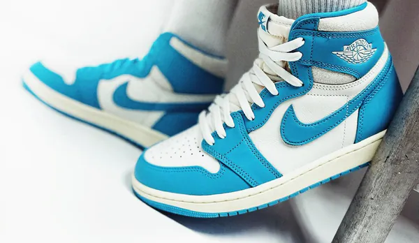 nike aj1 high unc menu2 snkr2.png