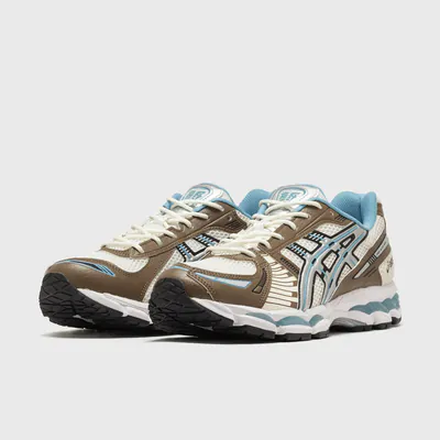 asicsGEL-KAYANO_12.1_BSTN_10th_Anniversary_Exclusive_snkr_0002_Ebene_2.jpg?ex=686d3d78&is=686bebf8&hm=a4327a0d96e328e8b6c921a646674c5bb3bd5dcd688876e462fa339e89a7b8b8&