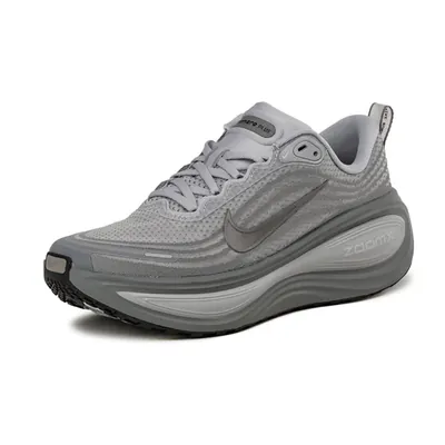 nike-vomero-plus-wolf-grey-im5019-001-3.png