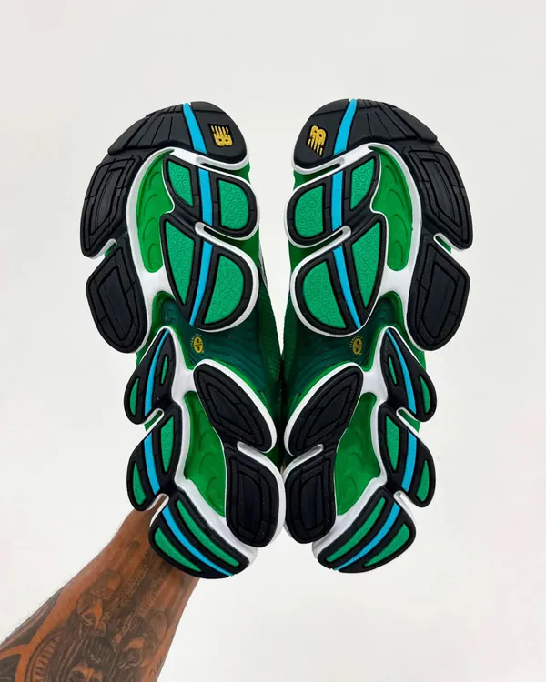 amine-new-balance-2000-biblioteca-6.jpeg