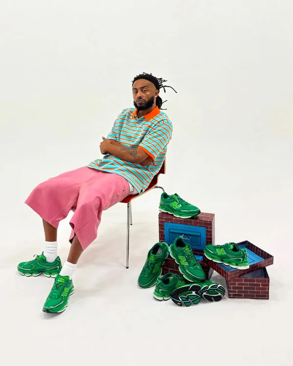 amine-new-balance-2000-biblioteca-1.jpeg