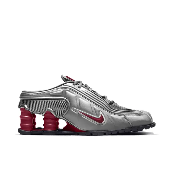 martine-rose-x-nike-shox-r4-metallic-platinum-im5420-100-1.png