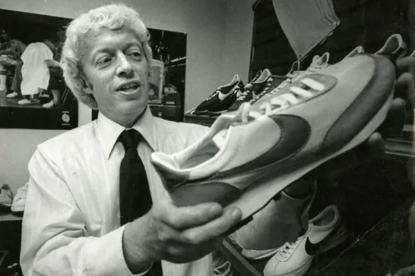 Sneaker trifft Fußballkultur1549079626825.jpeg