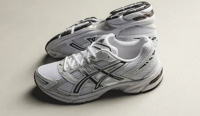 asics-1130-bw.jpg