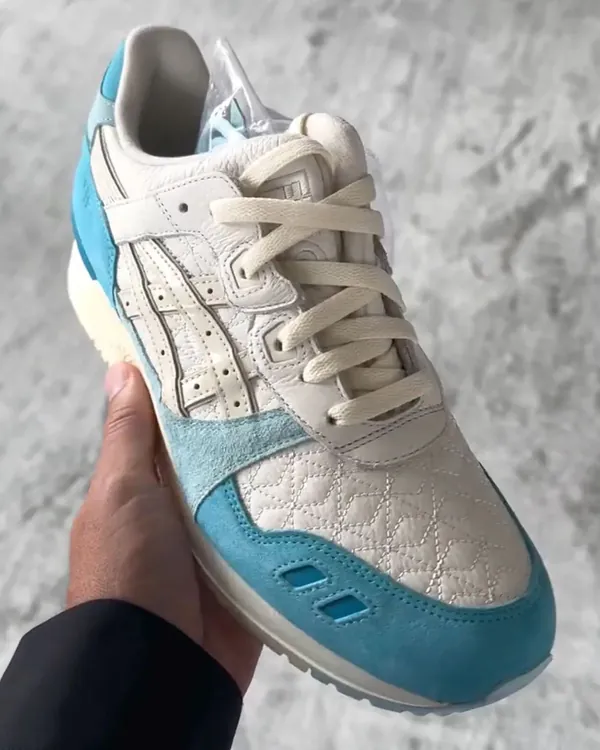 Ronnie Fieg x Asics Gel-Lyte IIIronnie-fieg-kith-asics-gel-lyte-iii-blue-white-2.jpeg