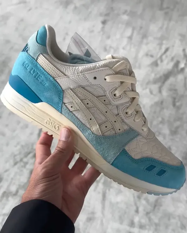 Ronnie Fieg x Asics Gel-Lyte IIIronnie-fieg-kith-asics-gel-lyte-iii-blue-white-5.jpeg